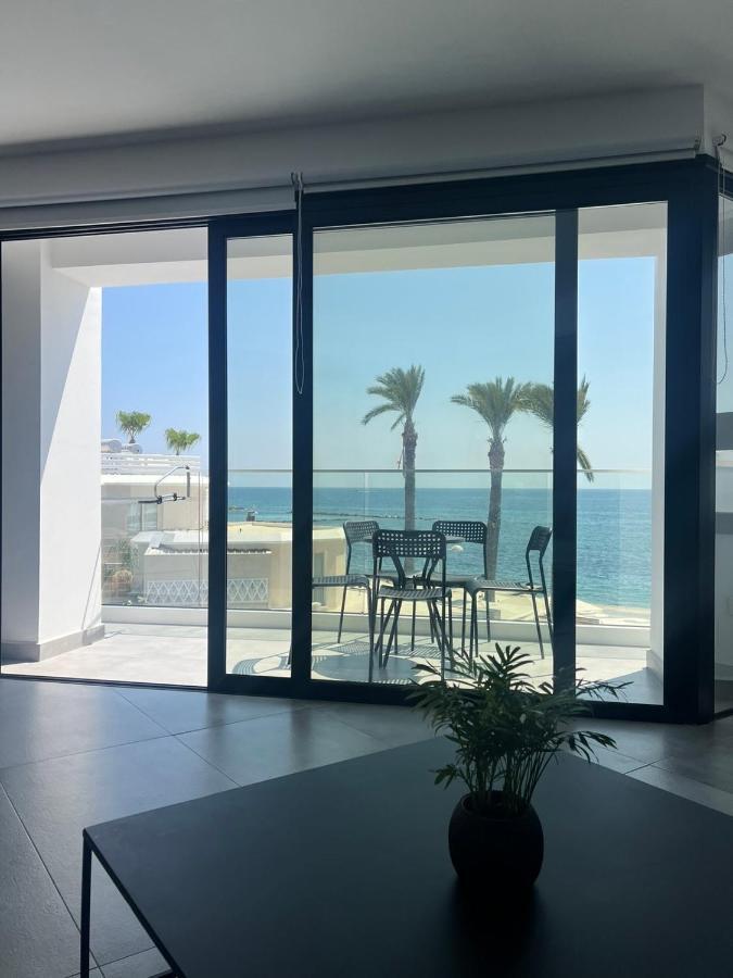 Sea La Vie #2 - Luxury Seaview Apartment Paphos Bagian luar foto